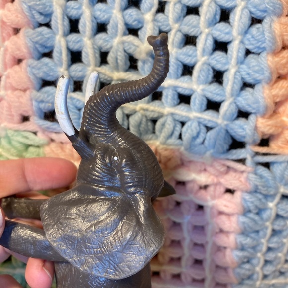 B1G2 - Plastic Realistic Elephant Animal - Buy 1, Get 2 FREE - Picture 3 of 8